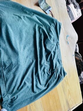 Duluth Trading Co Heather Teal Crewneck Short Sleeve Top
